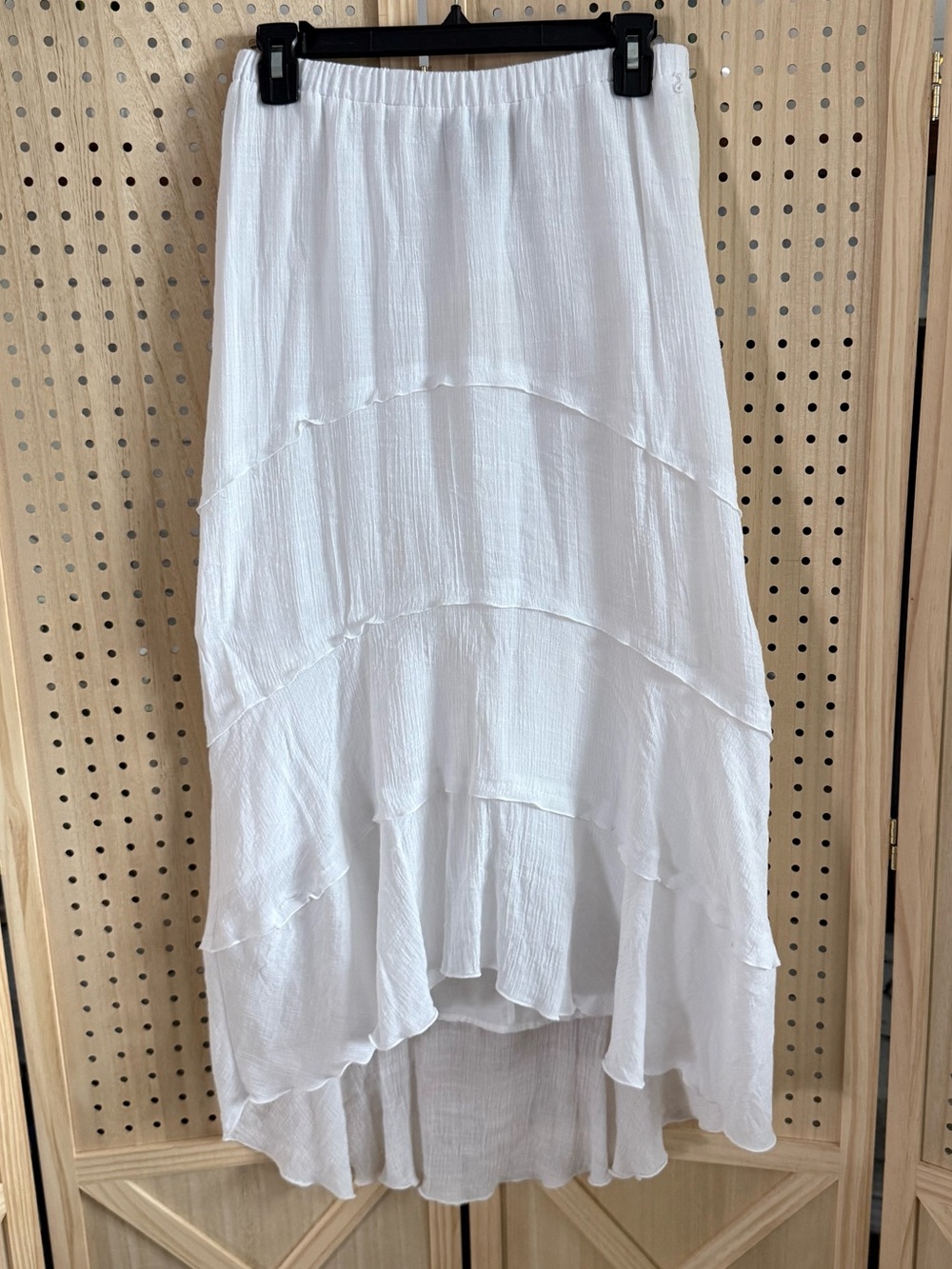 A. Byer Size M White Tiered High-Low Maxi Skirt